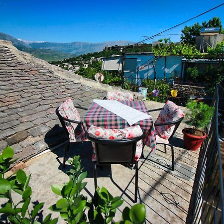 Guest House Denis Gjirokaster Luaran gambar