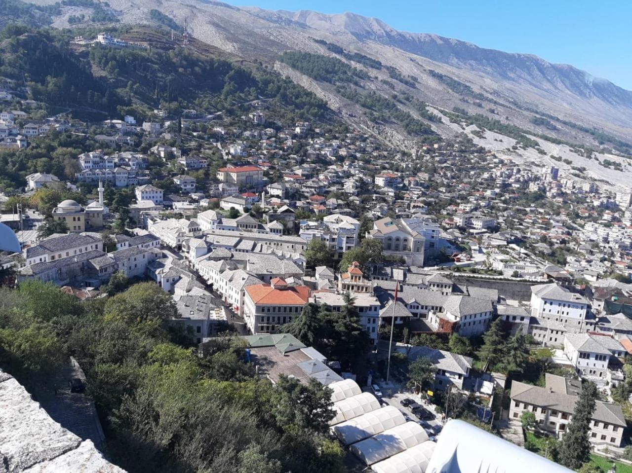 Guest House Denis Gjirokaster Luaran gambar