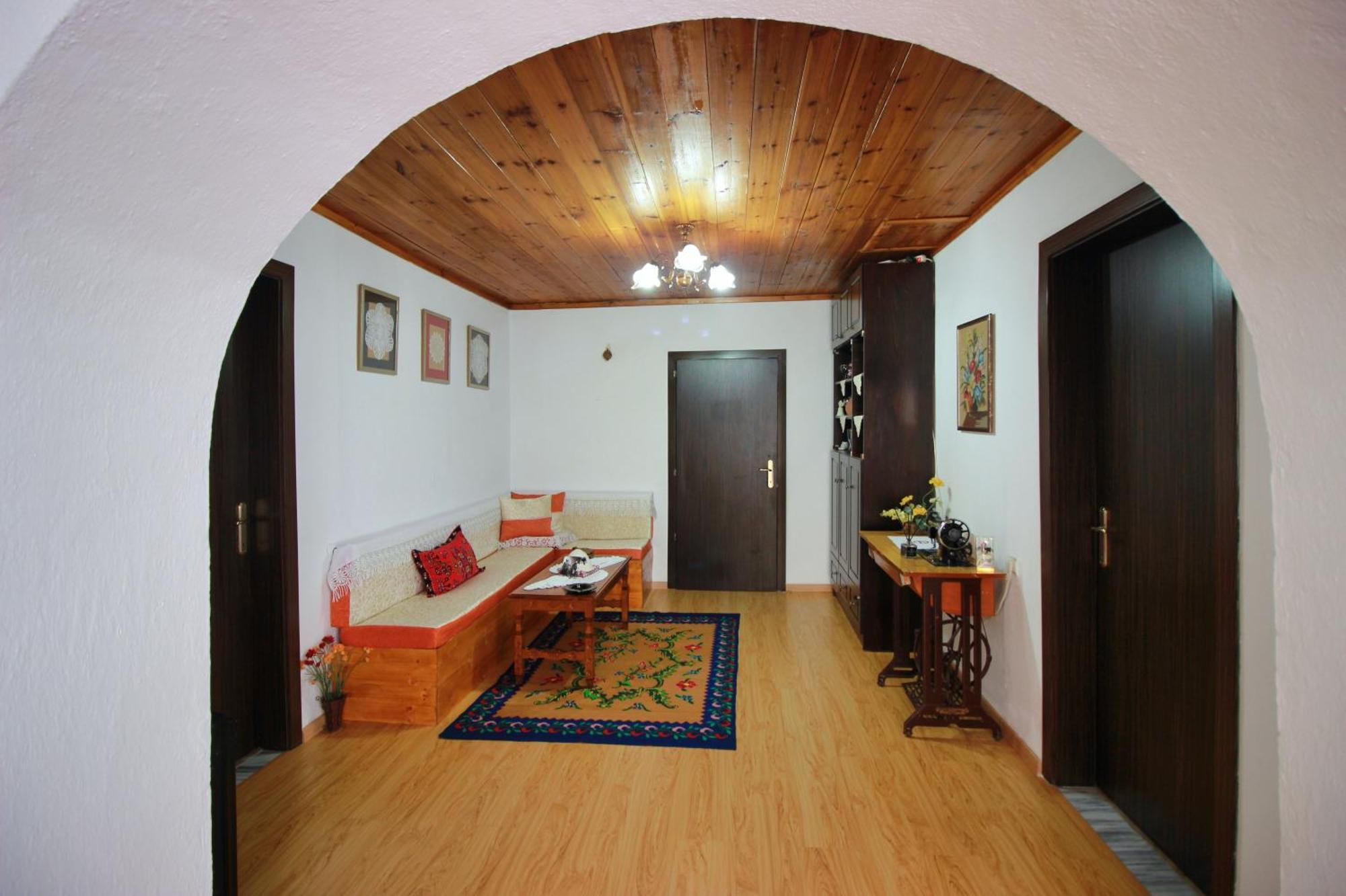 Guest House Denis Gjirokaster Luaran gambar