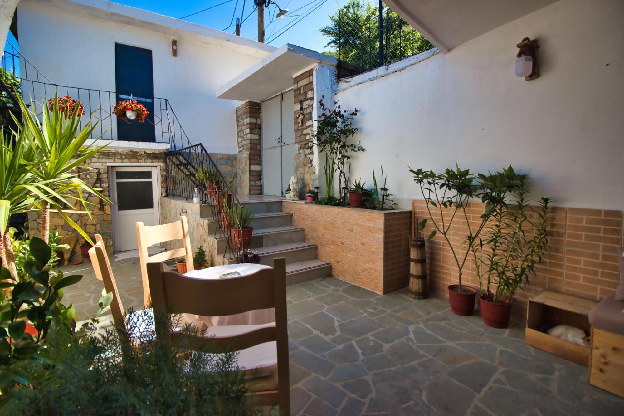Guest House Denis Gjirokaster Luaran gambar