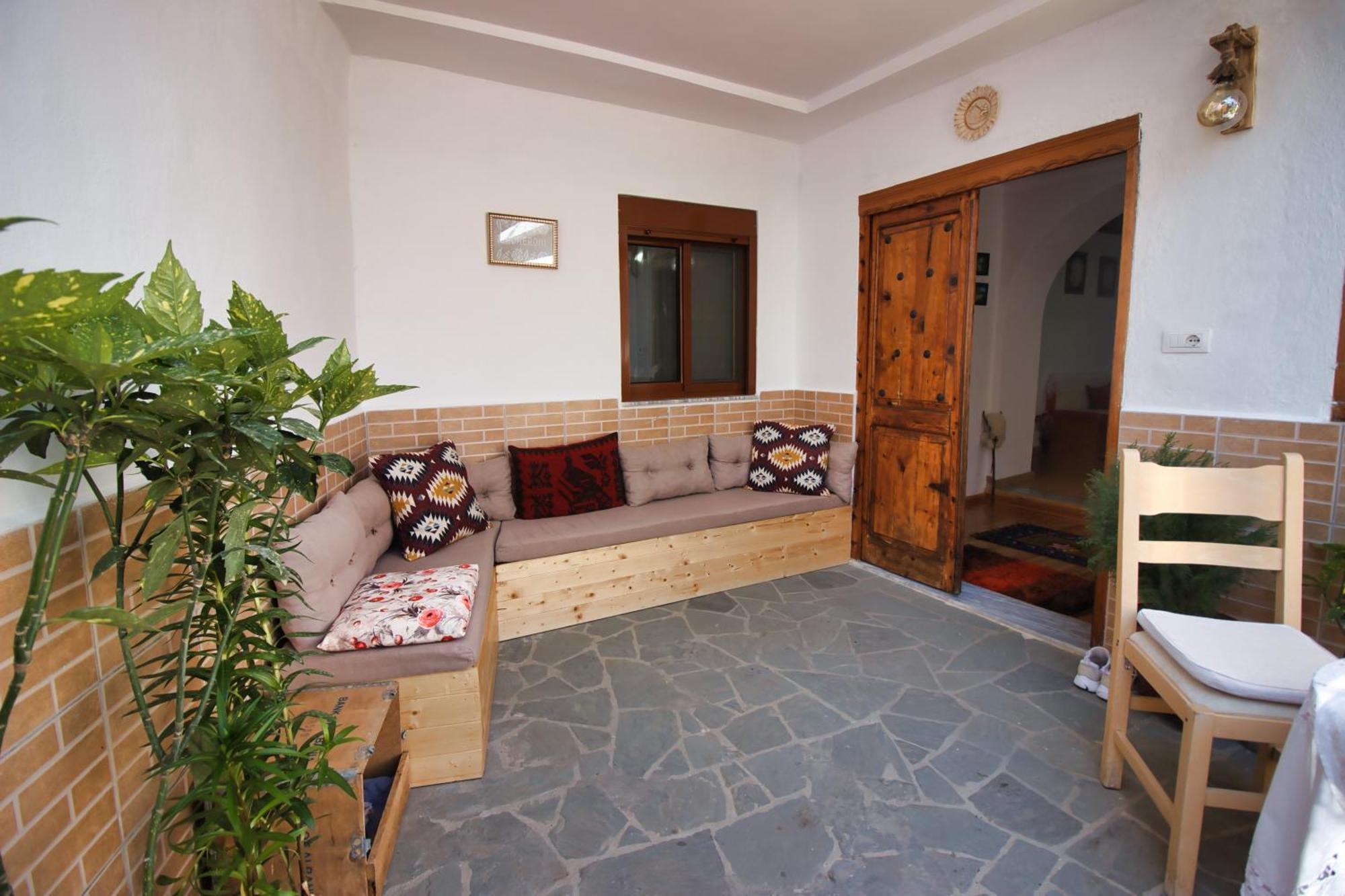 Guest House Denis Gjirokaster Luaran gambar