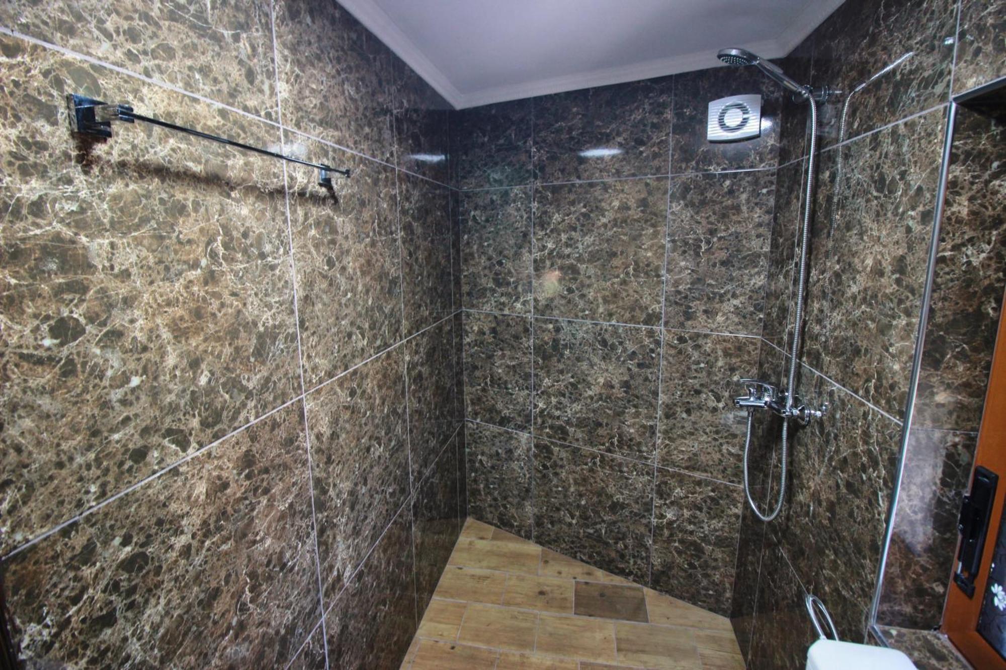 Guest House Denis Gjirokaster Luaran gambar